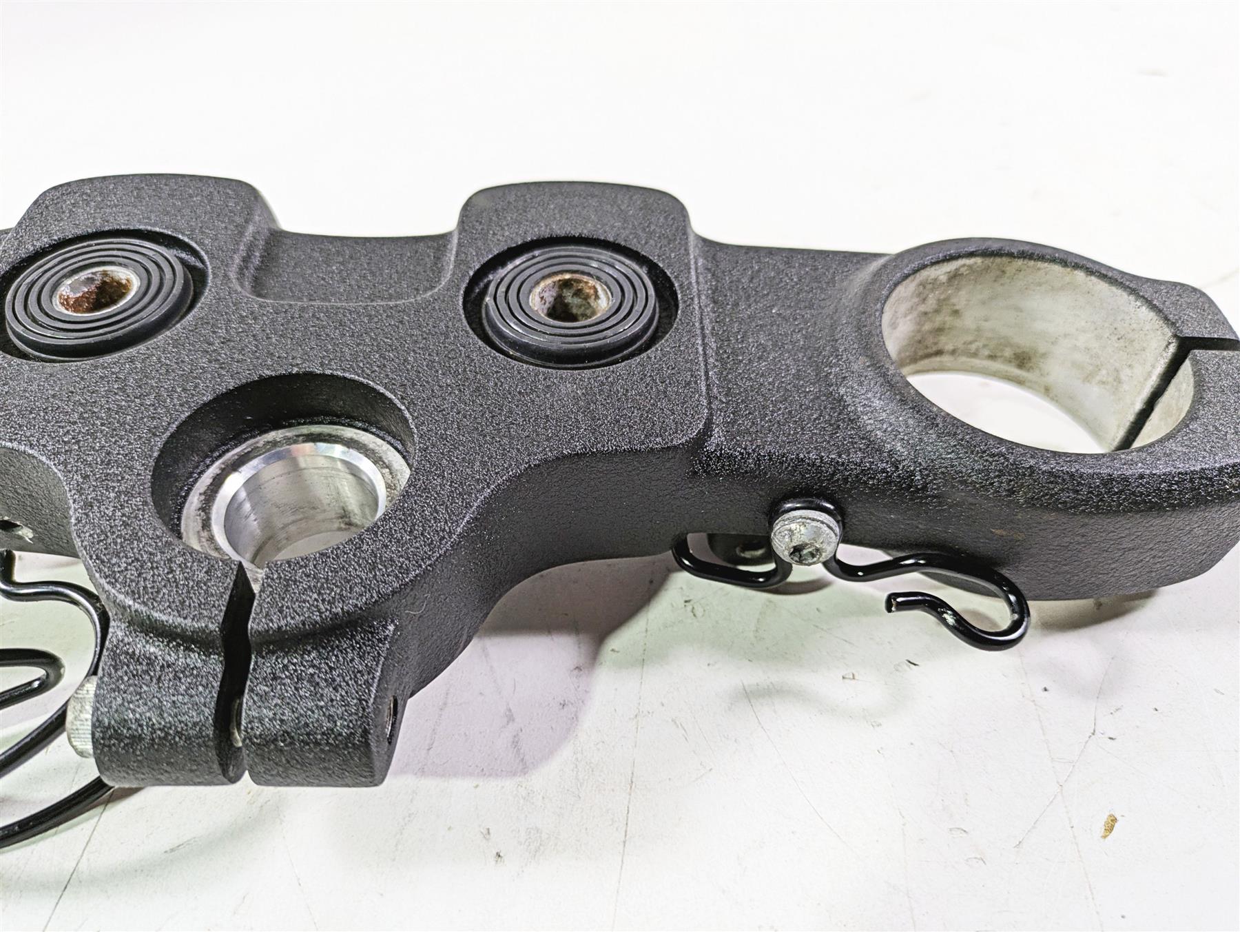 2018 Harley Softail FXFBS Fat Bob Upper Triple Tree Steering Clamp 55mm 45900191 {{ shop.shopifyCountryName }} - Mototech271