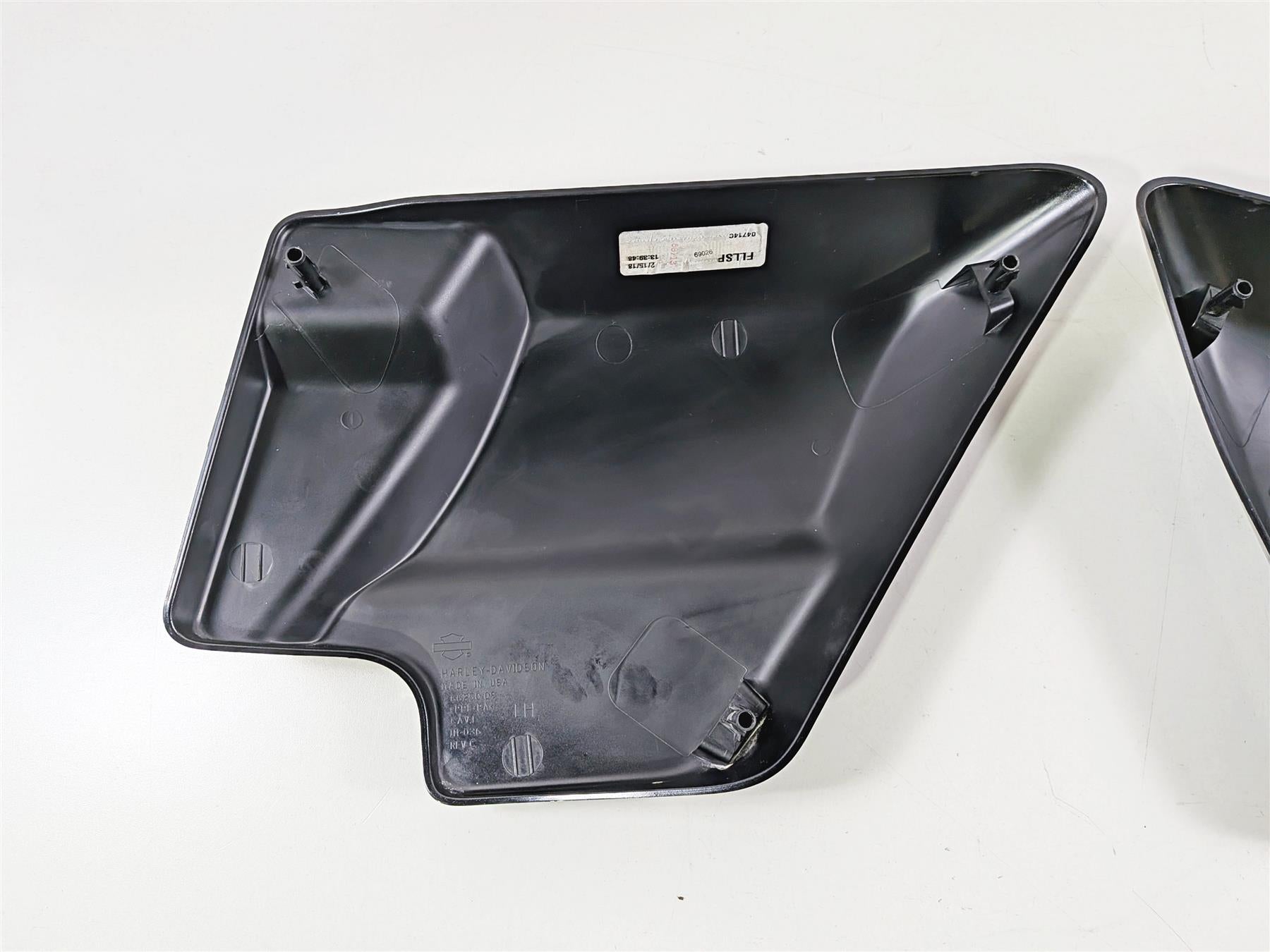 2018 Harley Touring FLHTCU Electra Glide Side Cover Fairing Set 66250-09-Mototech271
