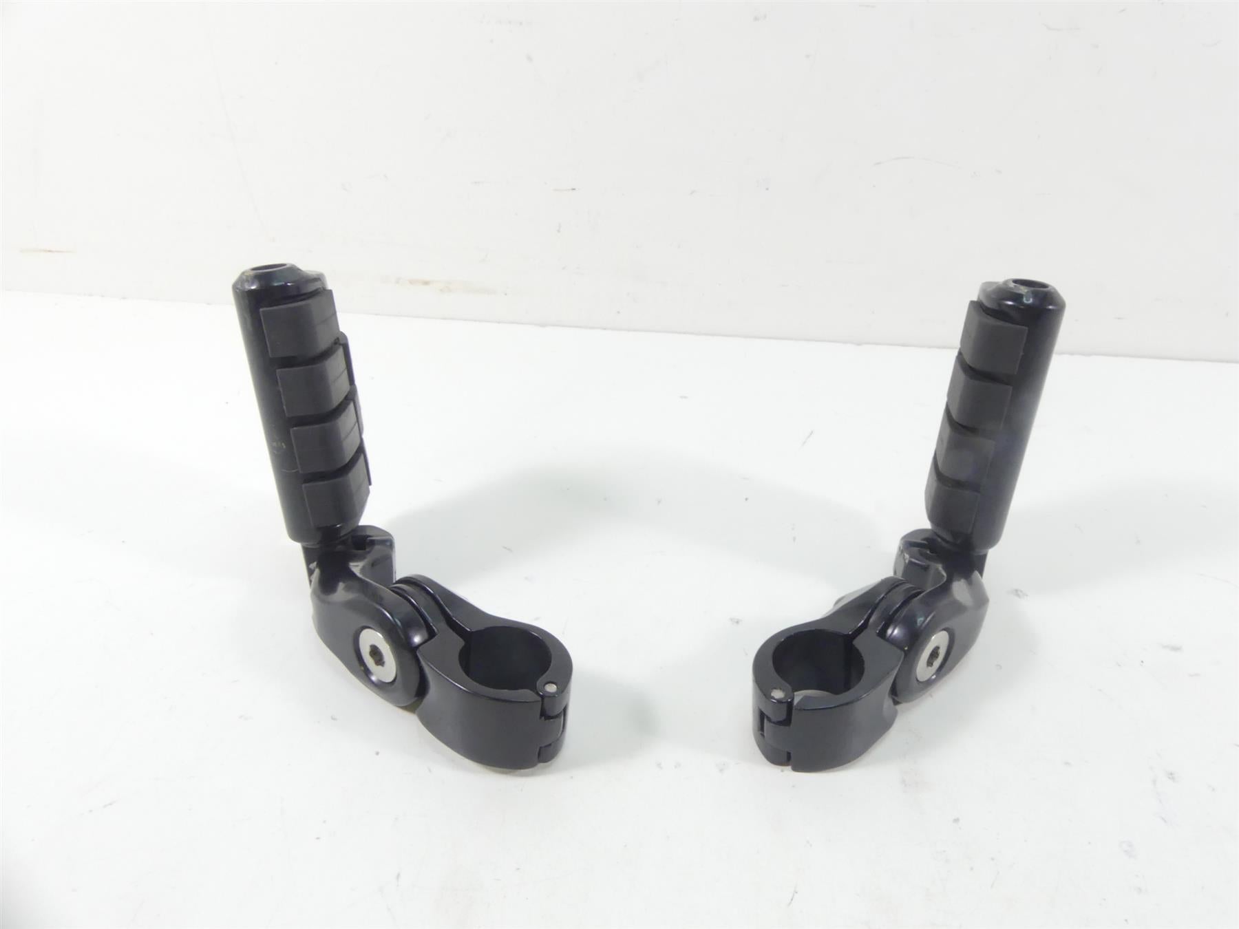 2007 Yamaha XVS1300 V-Star Black Adjustable Highway Bar Foot Peg Rests {{ shop.shopifyCountryName }} - Mototech271