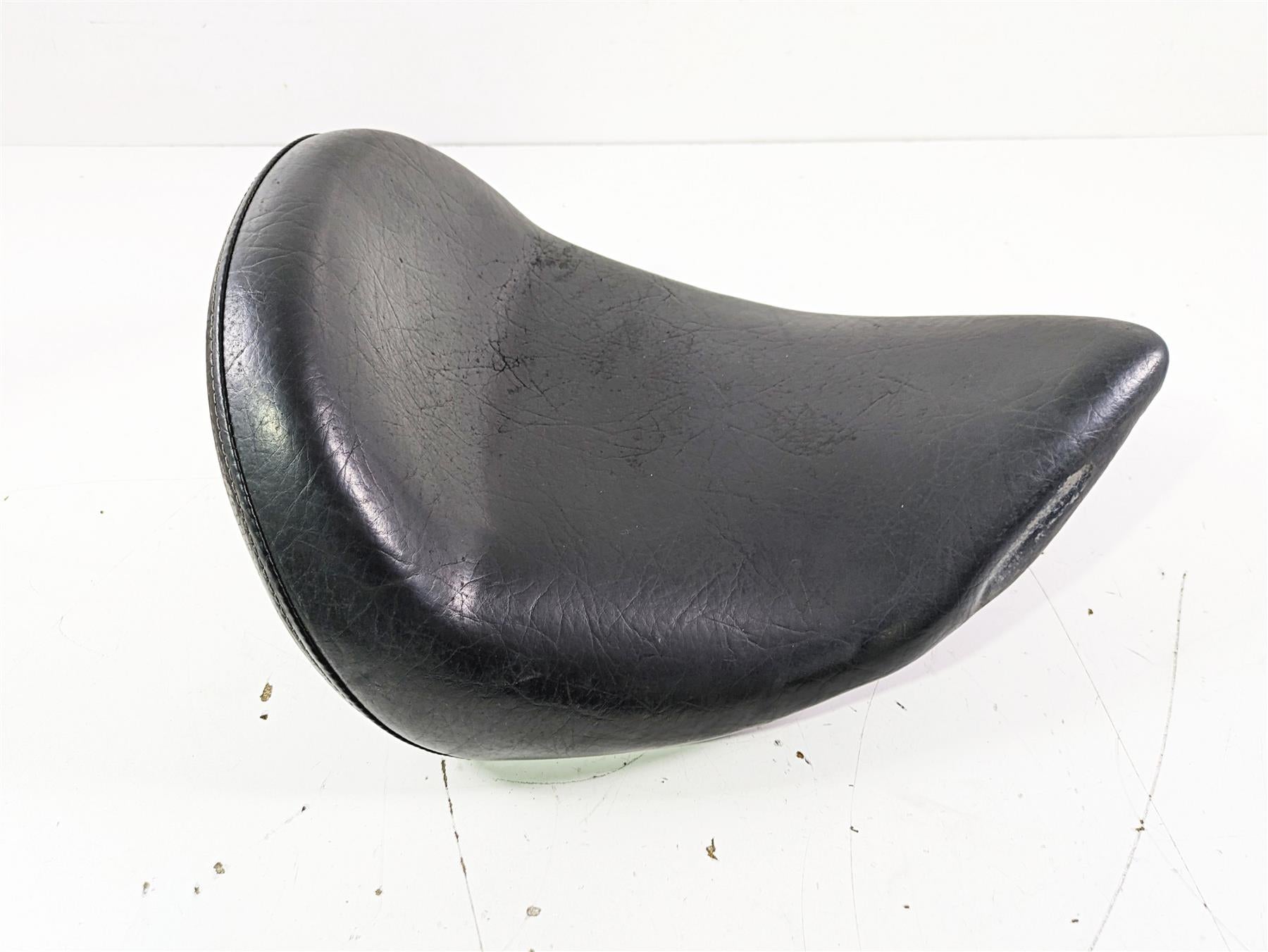 2004 Victory Kingpin Front Driver Rider Seat 2874599 2683237 | Mototech271