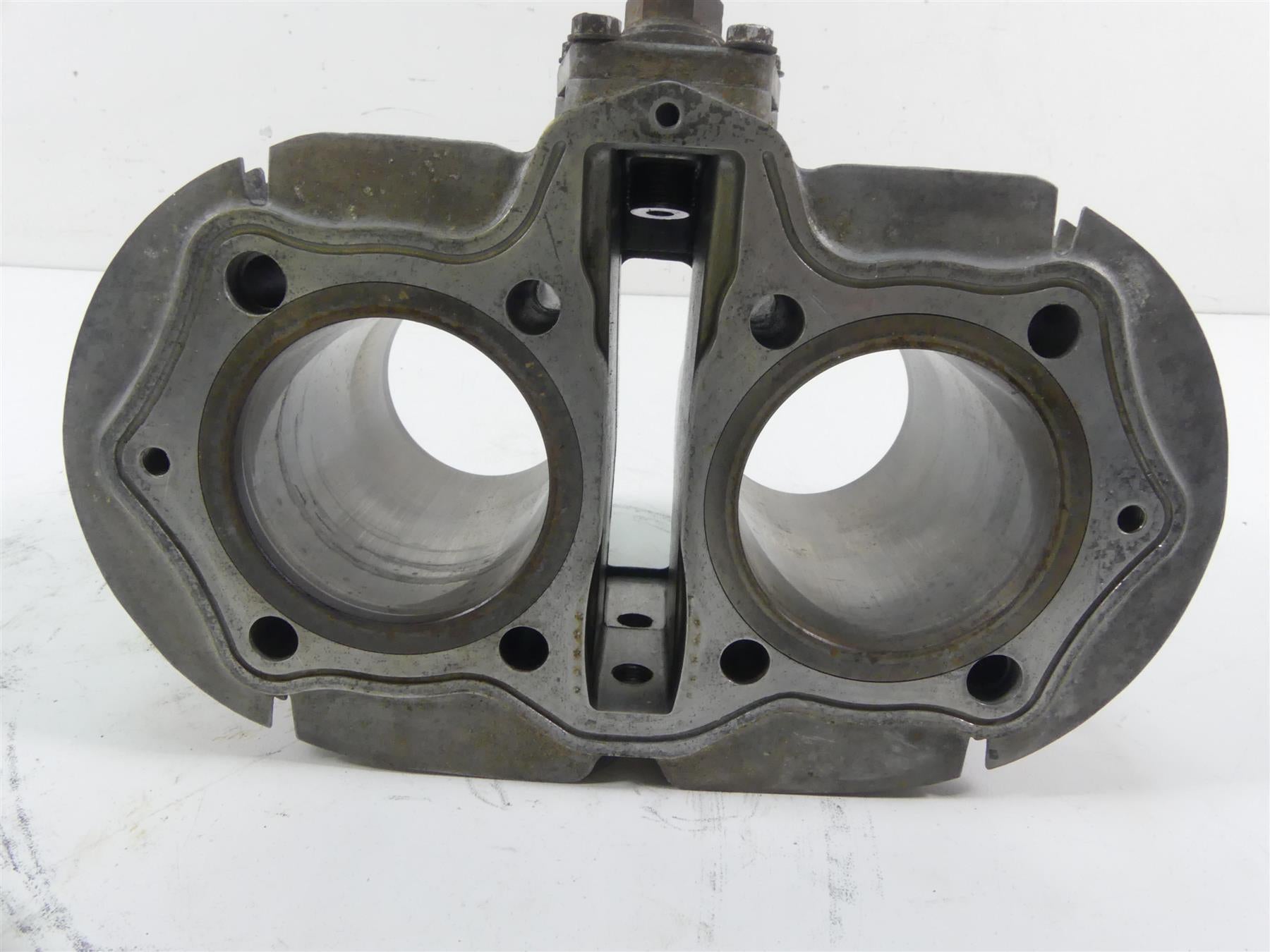 1978 Yamaha XS650 SE Special Cylinder Jugs & Piston Set 306-11310-01-00 {{ shop.shopifyCountryName }} - Mototech271