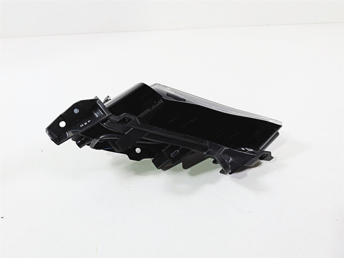 2025 Yamaha YZF R7 Right Pilot Headlight Running Lamp BEB-84302-00-00 {{ shop.shopifyCountryName }} - Mototech271