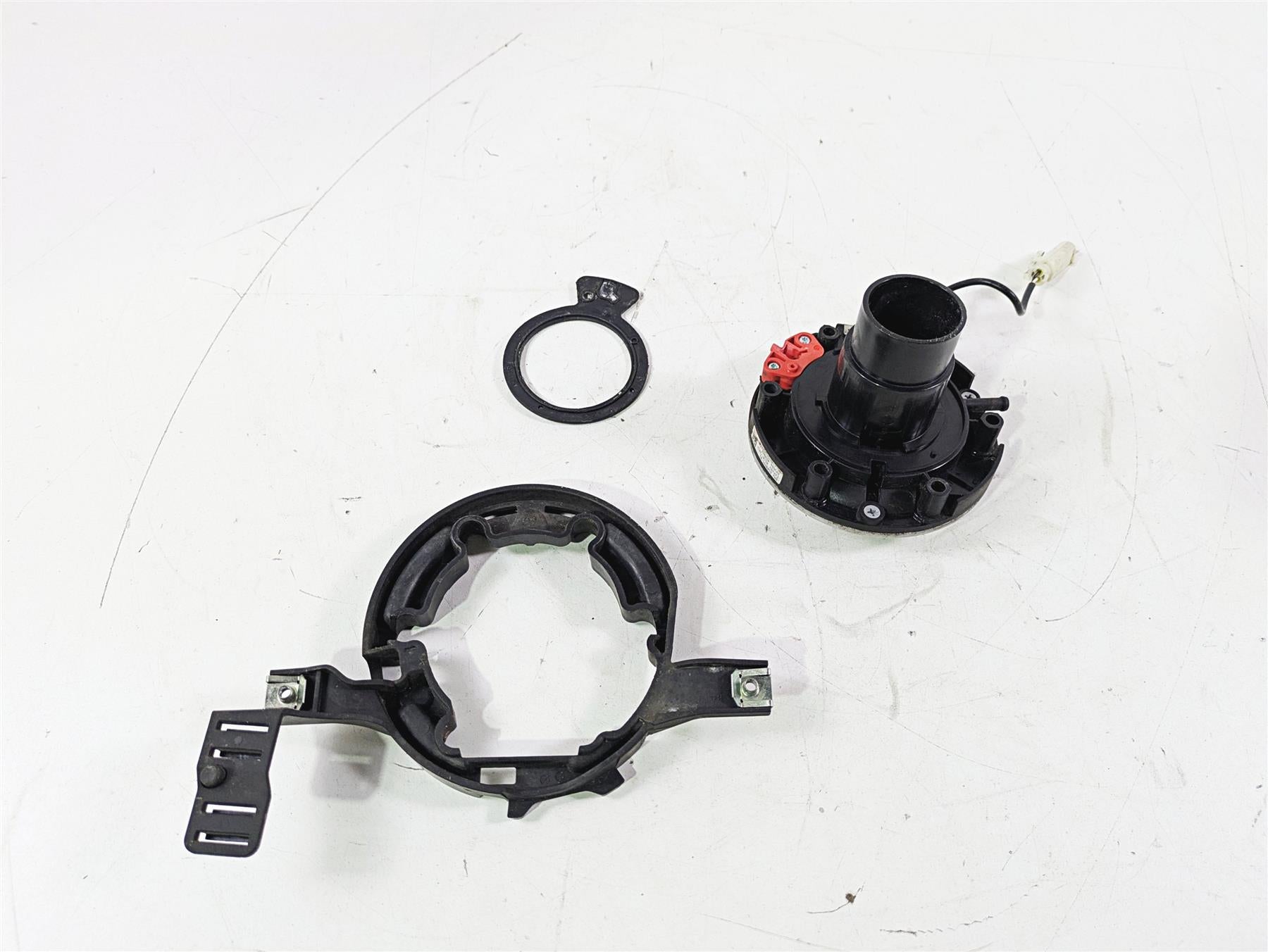 2015 BMW K1600 GT K48 Keyless Fuel Gas Tank Lid Cap Inlet 16118549495 {{ shop.shopifyCountryName }} - Mototech271