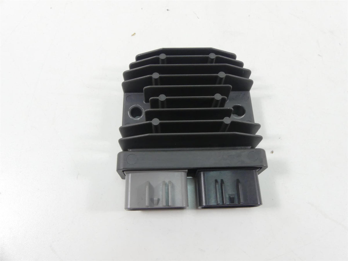 2020 Triumph Speed Triple RS 1050 Rectifier Voltage Regulator T1300675 FH020AA {{ shop.shopifyCountryName }} - Mototech271