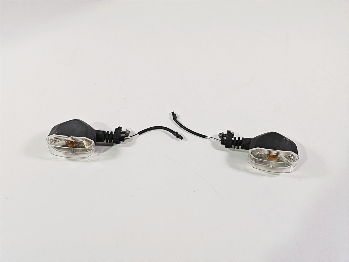 2015 Triumph Tiger Explorer XC Rear Blinker Turn Signal Set T2704220 T2704215 {{ shop.shopifyCountryName }} - Mototech271