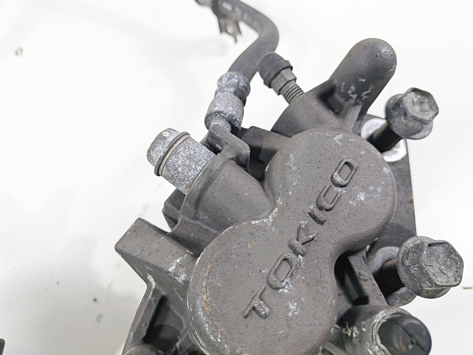 2005 Suzuki GSX600F Katana Front Brake Caliper Set Tokico 59100-33D90-999 {{ shop.shopifyCountryName }} - Mototech271