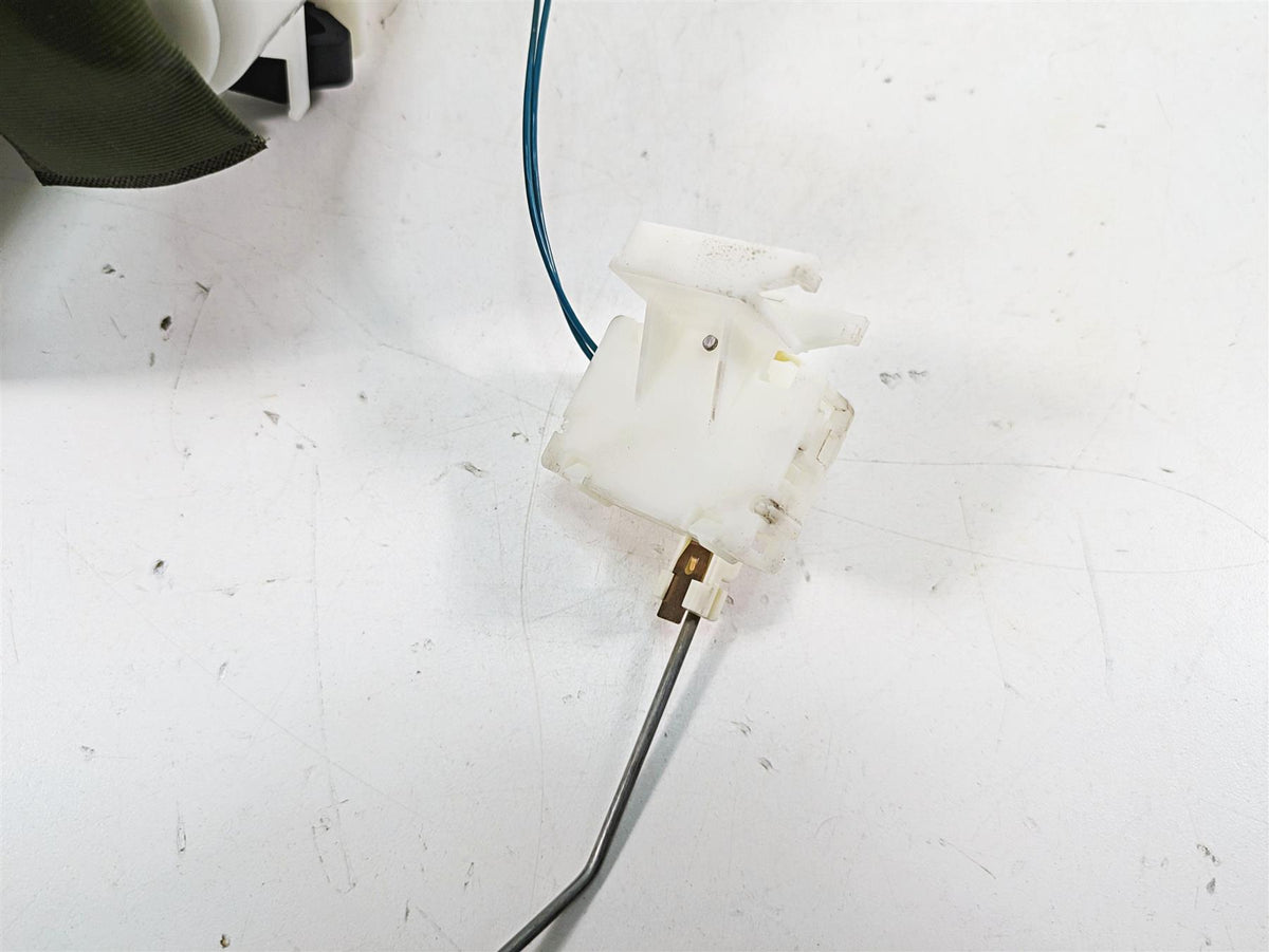 2015 BMW S1000RR K46 Fuel Gas Petrol Pump - Tested 16147718349 {{ shop.shopifyCountryName }} - Mototech271