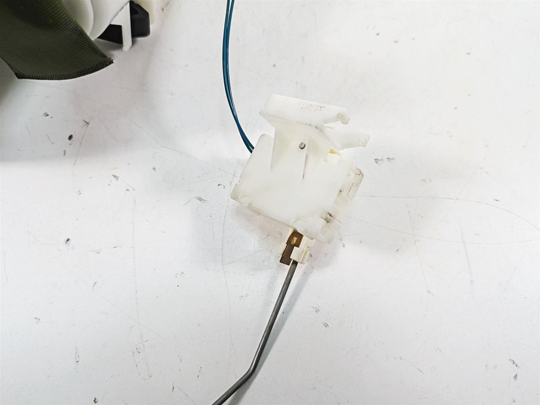2015 BMW S1000RR K46 Fuel Gas Petrol Pump - Tested 16147718349 {{ shop.shopifyCountryName }} - Mototech271