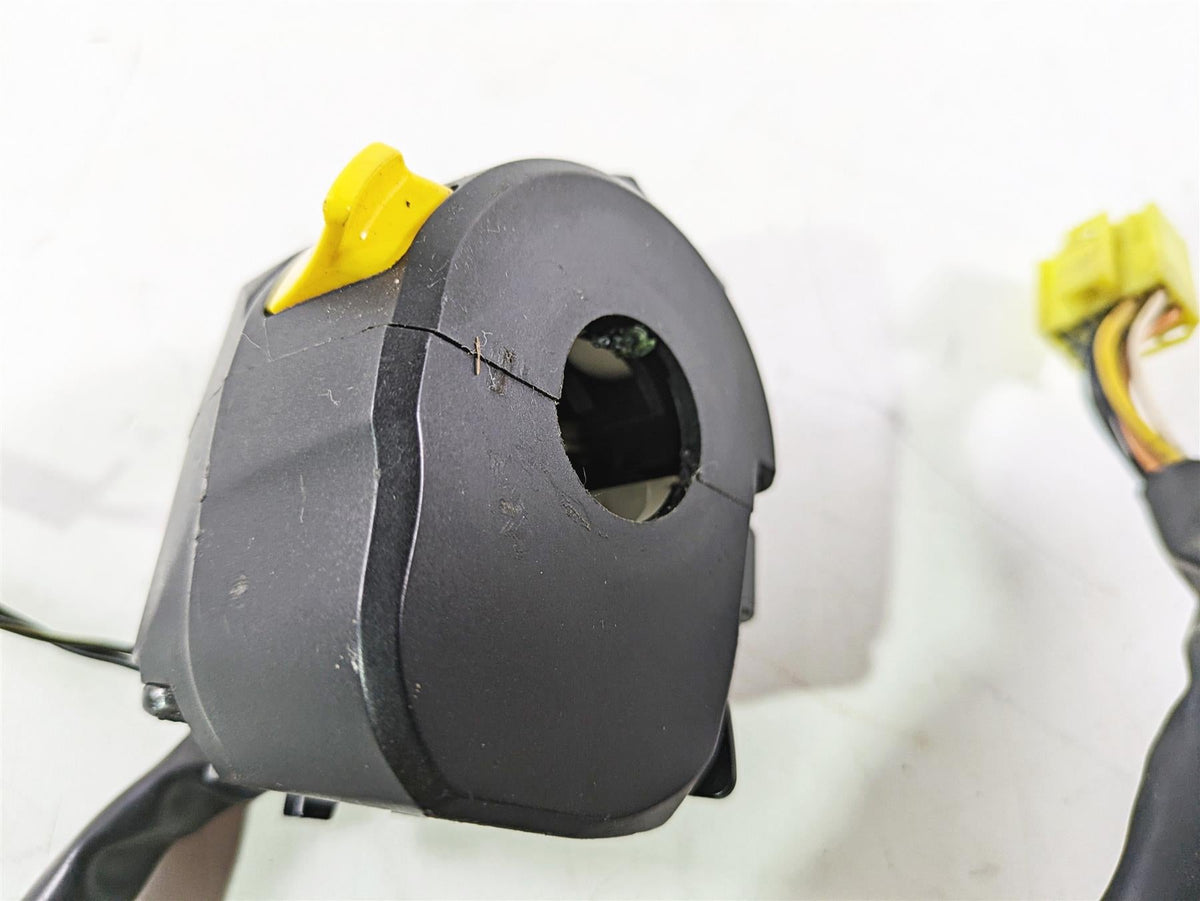 2008 Suzuki GSXR600 Left Hand Light Blinker Horn Control Switch 37400-37H13 {{ shop.shopifyCountryName }} - Mototech271