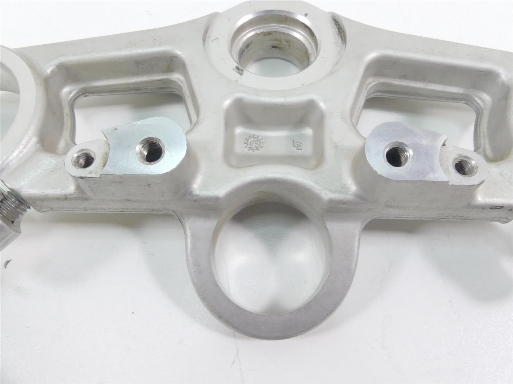 2006 Triumph Daytona 675 Upper Triple Tree Steering Clamp 50mm T2049170 {{ shop.shopifyCountryName }} - Mototech271