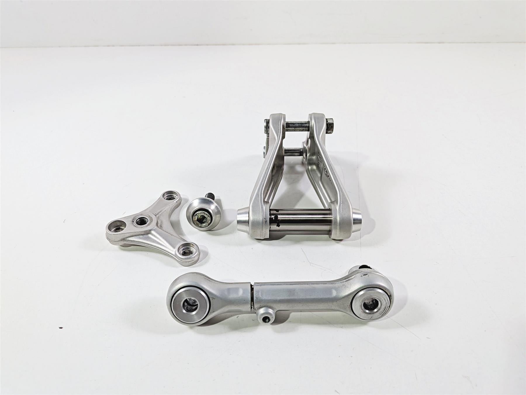 2017 Ducati Panigale 1299 Rear Shock Linkage Dogbone Rocker Arm Set 37211171BA-Mototech271
