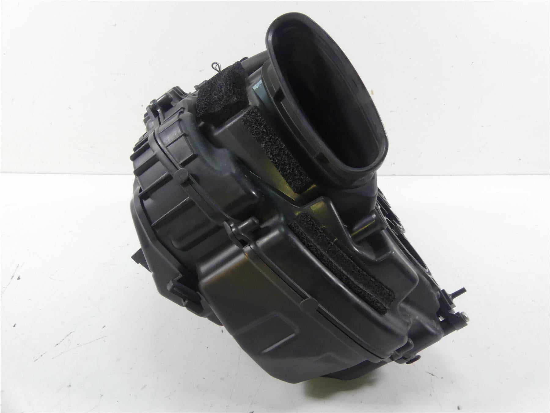 2015 Honda CBR1000 RR SC59 Air Box Cleaner Breather & Injectors 17220-MFL-000 {{ shop.shopifyCountryName }} - Mototech271