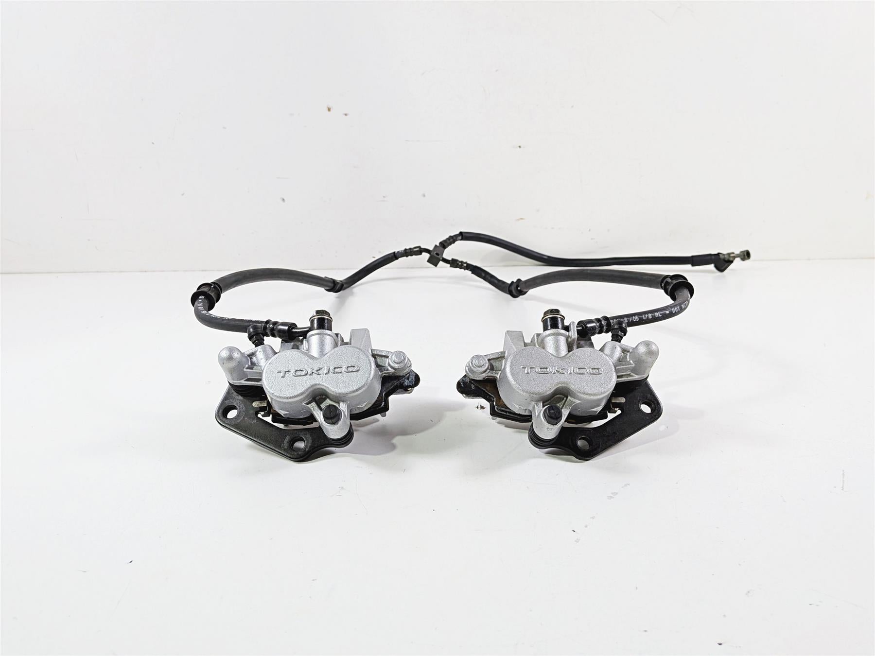 2006 Suzuki C90 VL1500T Boulevard Tokico Front Brake Caliper Set 59100-33DD0-999 {{ shop.shopifyCountryName }} - Mototech271