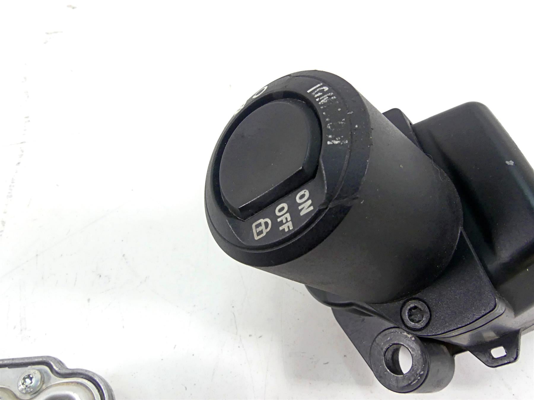 2015 BMW R1200GS GSW K50 Cdi Handsfree Ignition Switch Key Lock Set 13618546129 {{ shop.shopifyCountryName }} - Mototech271