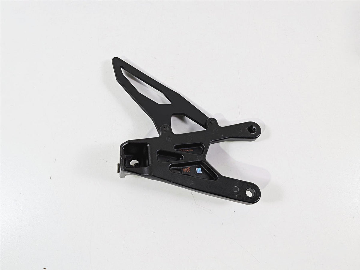 2016 Yamaha YZF R1 RN32 Front Left Foot Peg Mount 2CR-27442-00-00 {{ shop.shopifyCountryName }} - Mototech271