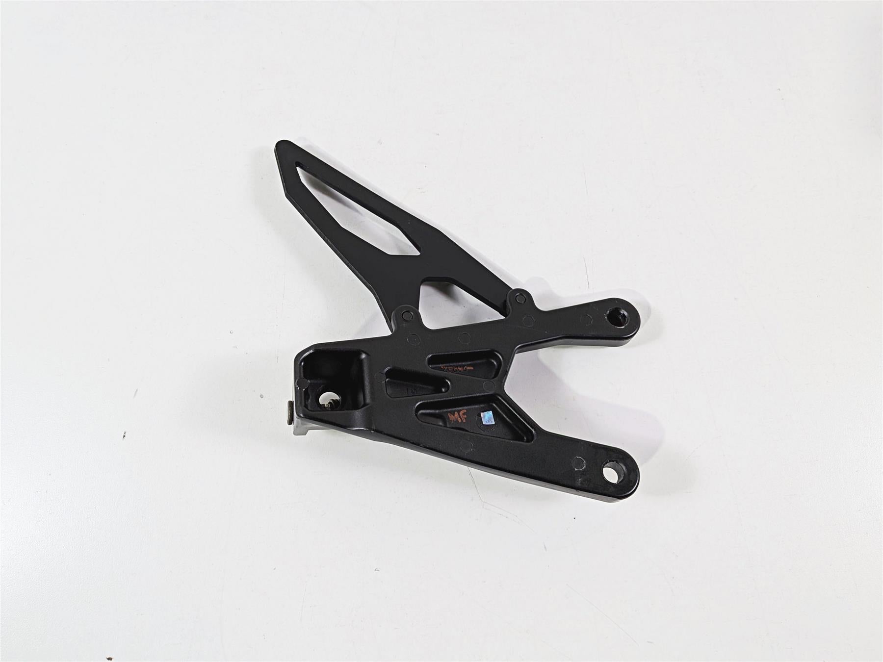2016 Yamaha YZF R1 RN32 Front Left Foot Peg Mount 2CR-27442-00-00 {{ shop.shopifyCountryName }} - Mototech271