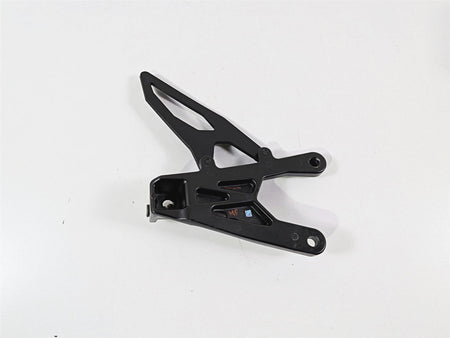 2016 Yamaha YZF R1 RN32 Front Left Foot Peg Mount 2CR-27442-00-00 {{ shop.shopifyCountryName }} - Mototech271