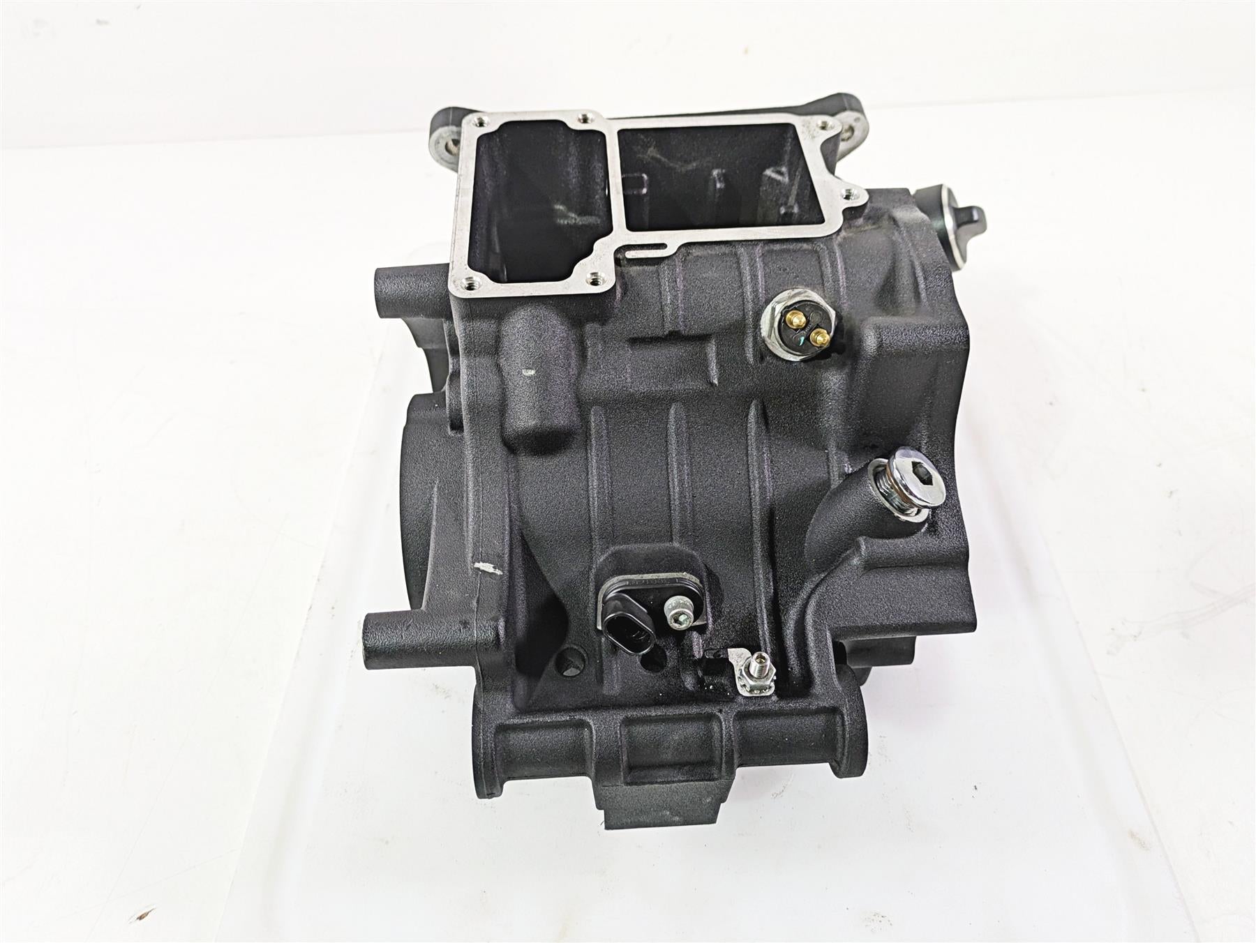 2017 Harley Dyna FXDB Street Bob Transmission Gear Case Housing 34747-06C {{ shop.shopifyCountryName }} - Mototech271
