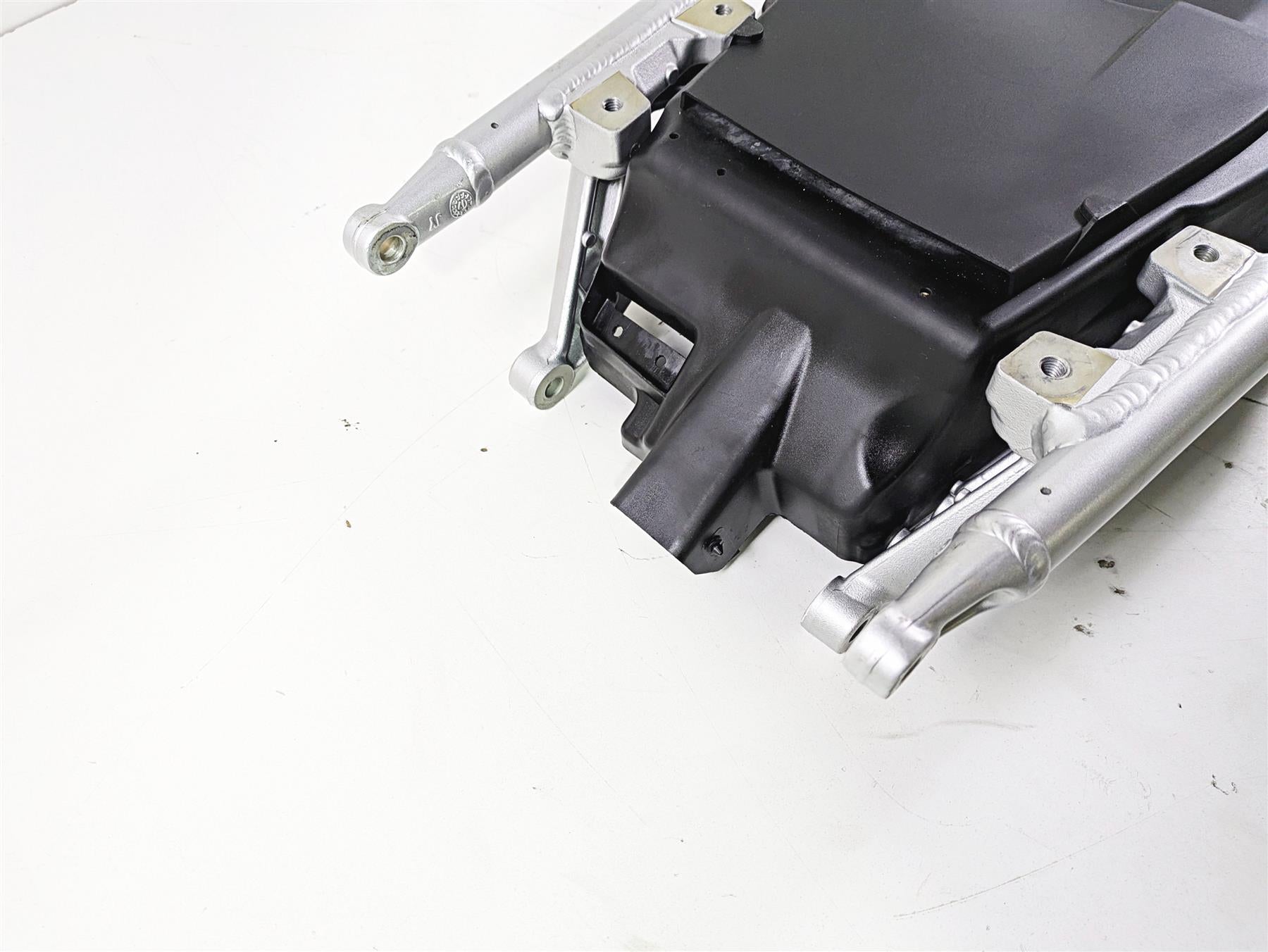 2019 Triumph Speed Triple RS 1050 Subframe Sub Frame & Inner Fender T2079742 {{ shop.shopifyCountryName }} - Mototech271