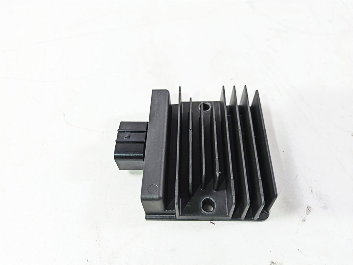 2022 Kawasaki ZR900RS Cafe Rectifier Voltage Regulator SH868BA 21066-0760 {{ shop.shopifyCountryName }} - Mototech271