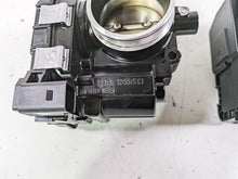 Load image into Gallery viewer, 2014 BMW R1200 RT RTW K52 Throttle Body Bodies Set 13548564959

