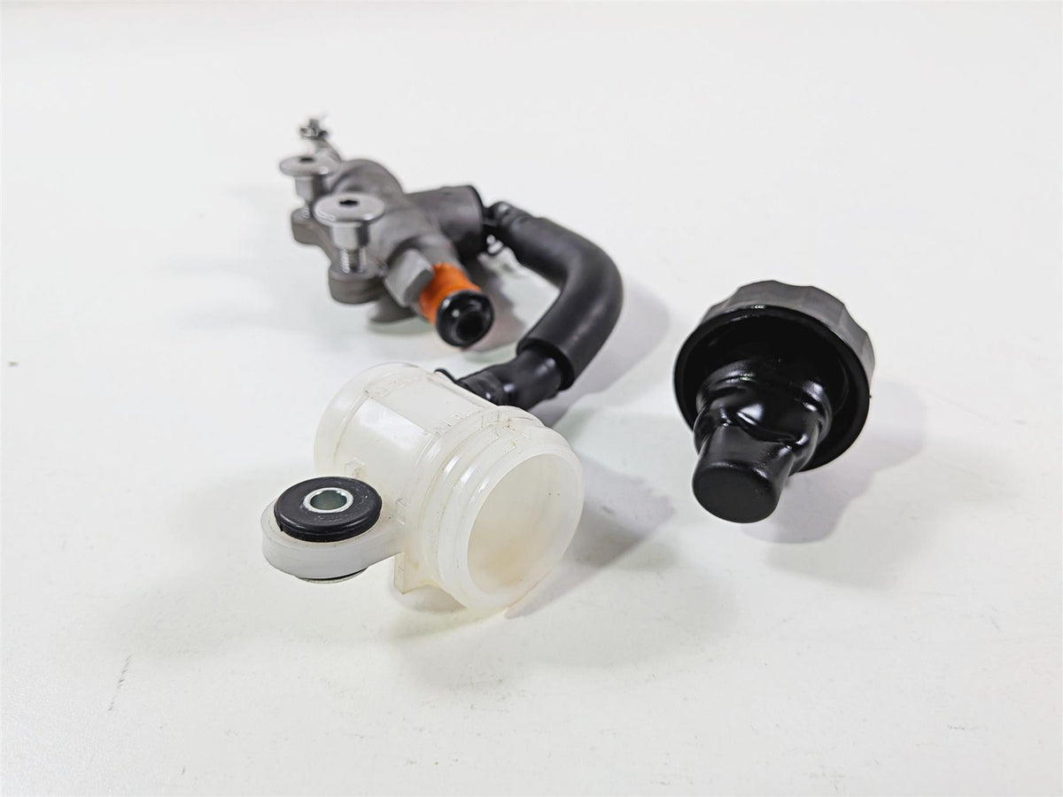 2024 Yamaha YZF R1 RN65 Rear Nissin Brake Master Cylinder 1/2" 2CR-2583V-00-00 {{ shop.shopifyCountryName }} - Mototech271