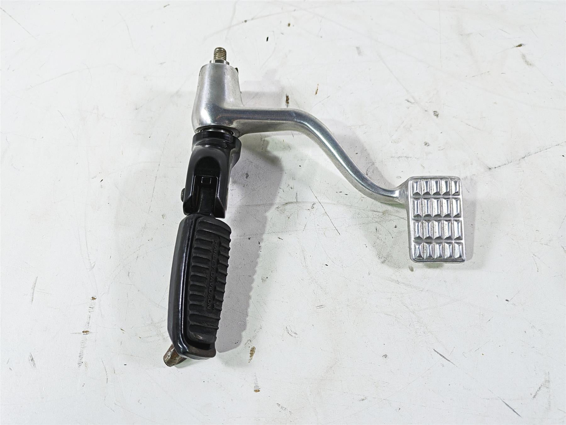 2013 Harley VRSCDX Night Rod Sp Right Front Footpeg Brake Ped 54046-12 44738-06 {{ shop.shopifyCountryName }} - Mototech271