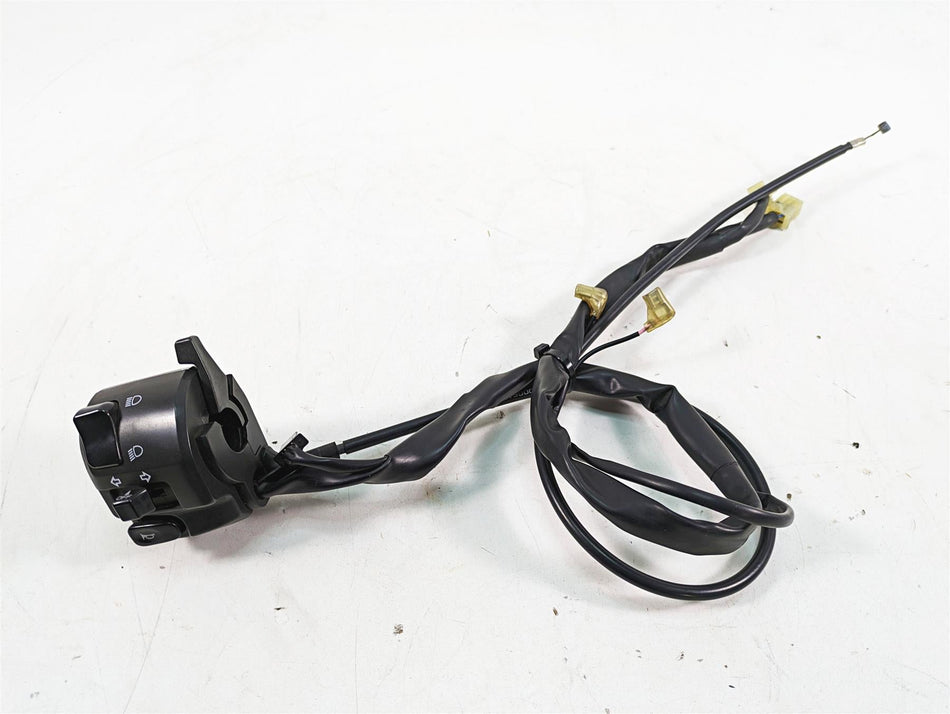 2002 Yamaha FZ1 FZS1000 Fazer Left Hand Blinker Control Switch 5LV-83973-00-00 {{ shop.shopifyCountryName }} - Mototech271