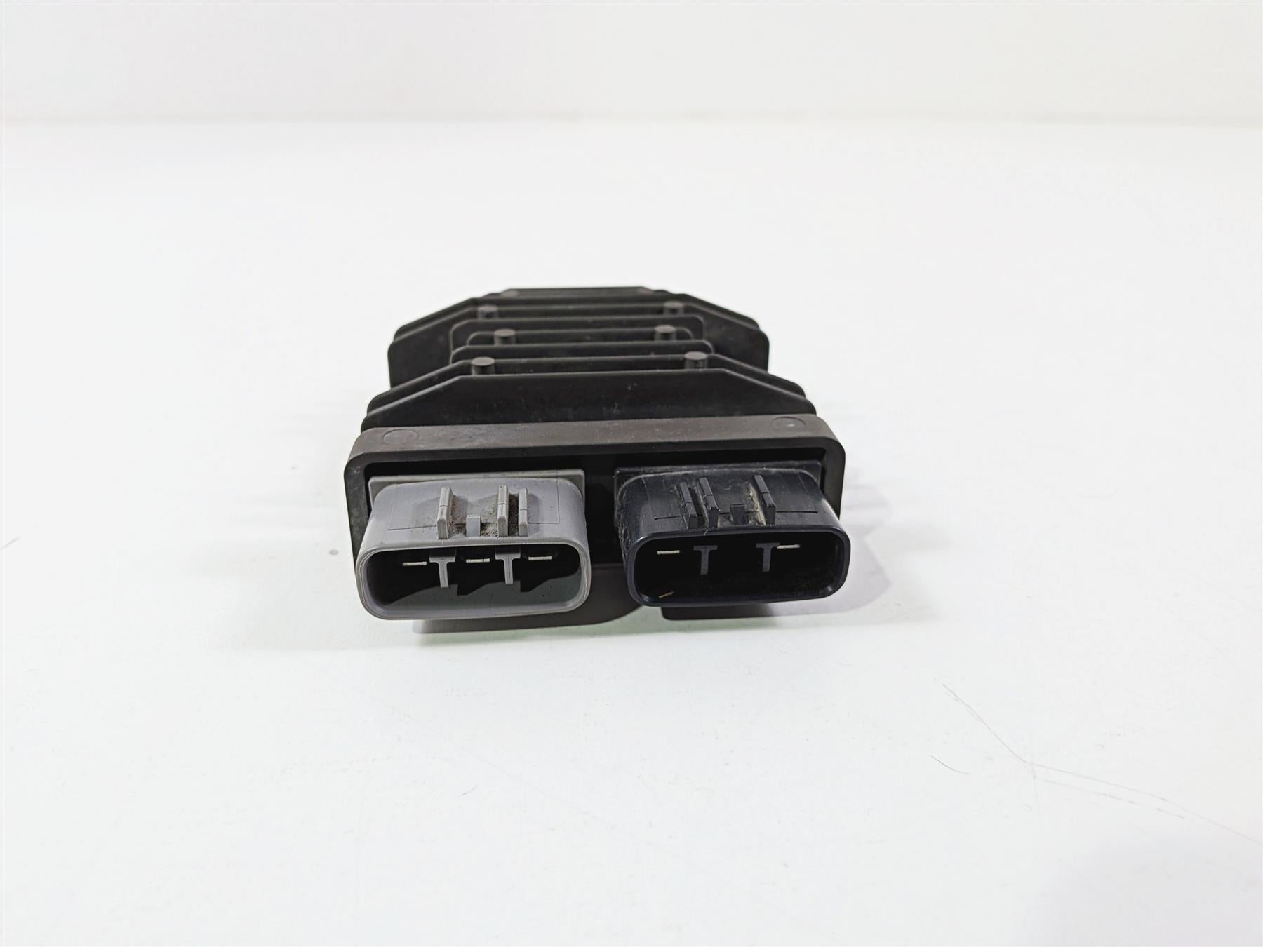 2012 Yamaha XT1200 Super Tenere Rectifier Voltage Regulator 1D7-81960-00 FH020AA {{ shop.shopifyCountryName }} - Mototech271