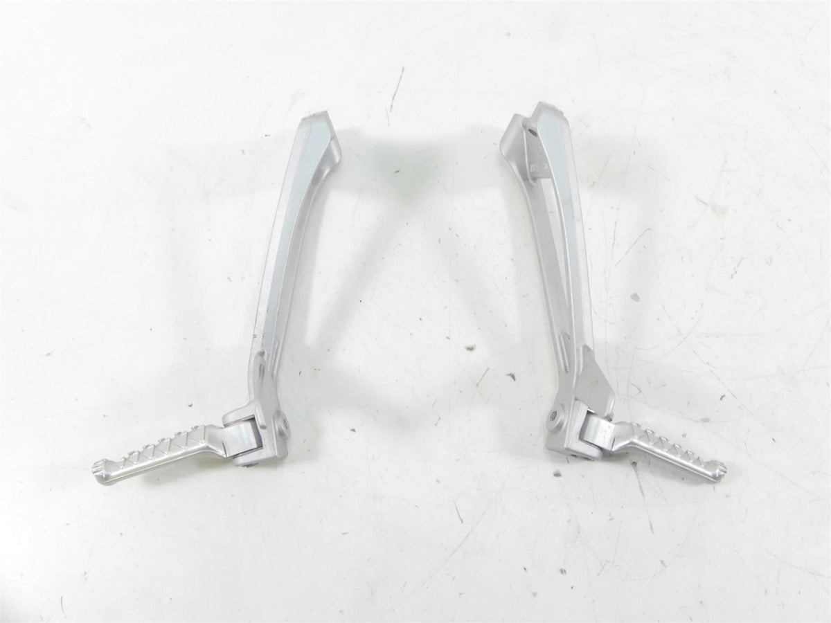 2021 Aprilia RS 660 Rear Passenger Footpeg Foot Peg Rest Set 2B005206 2B005205 {{ shop.shopifyCountryName }} - Mototech271