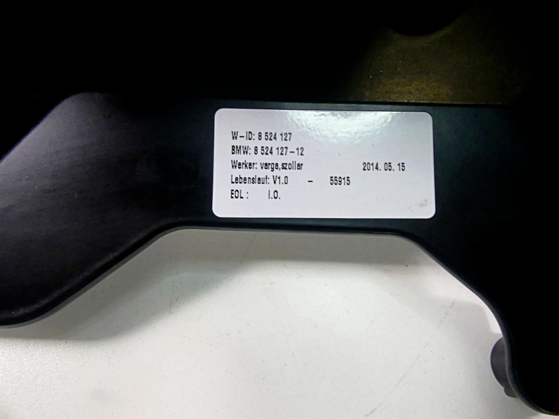 2014 BMW R1200GS K50 Front Center Fairing Headlight Stay Carrier 46637726524 {{ shop.shopifyCountryName }} - Mototech271