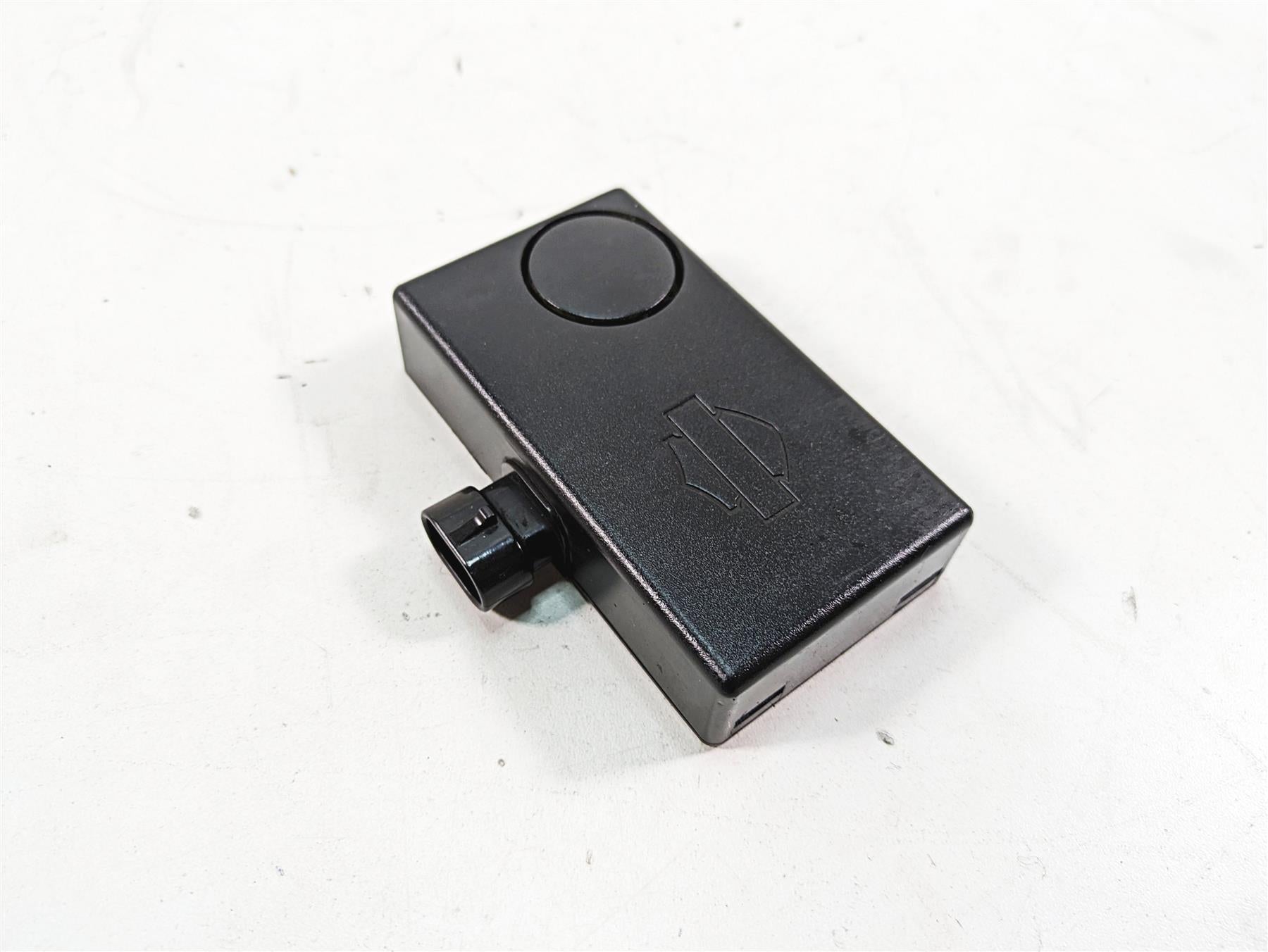 2018 Harley Touring FLHXSE CVO Street Glide Siren Control Box Module 68958-07C {{ shop.shopifyCountryName }} - Mototech271
