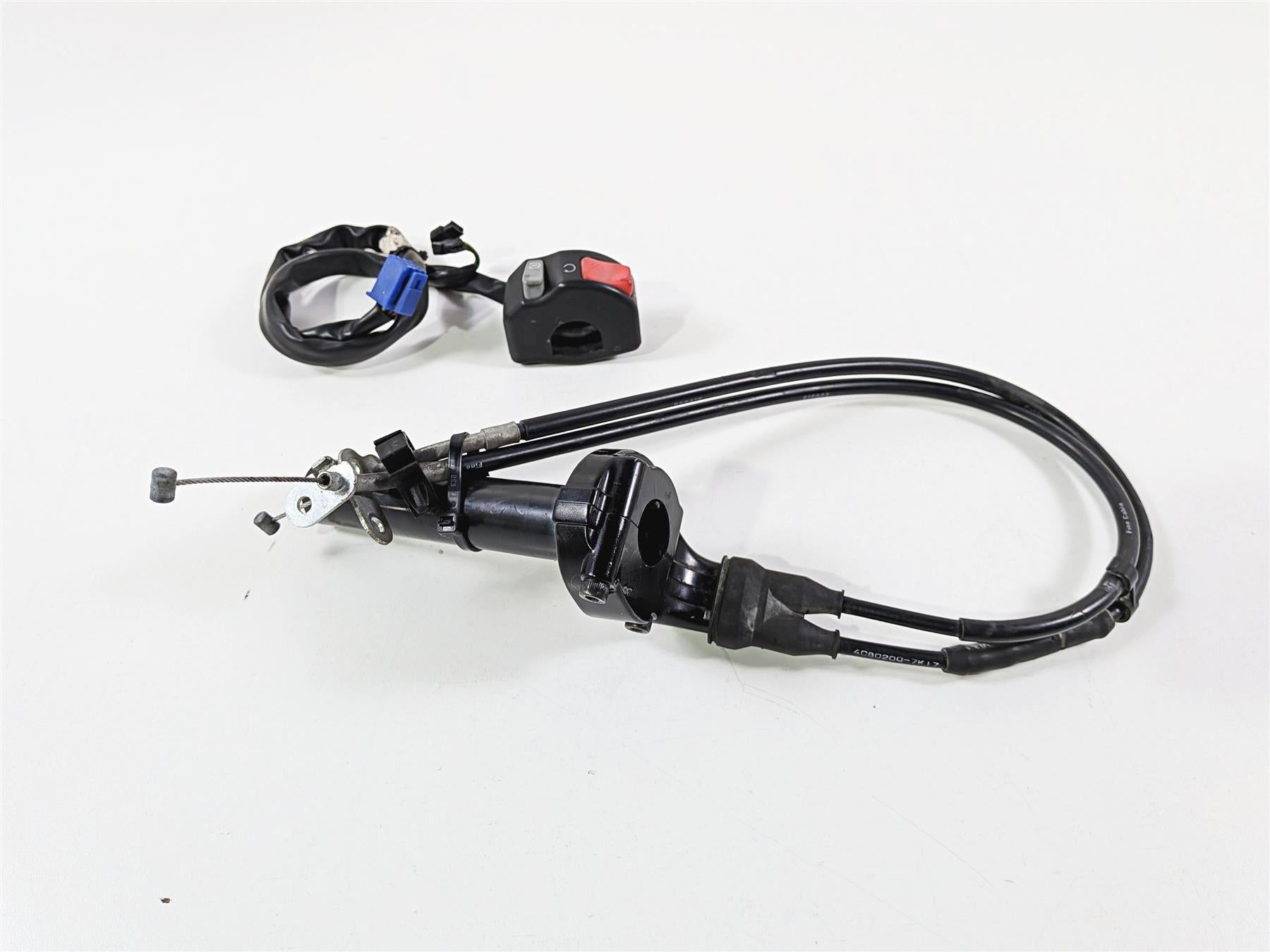 2008 Yamaha YZF R1 RN19 Right Hand Control Switch & Throttle Grip 4C8-83975-00 {{ shop.shopifyCountryName }} - Mototech271