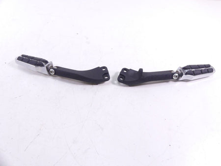 2009 Harley FXDF Dyna Fat Bob Rear Passenger Footpeg Set 49224-06A 49230-06 {{ shop.shopifyCountryName }} - Mototech271