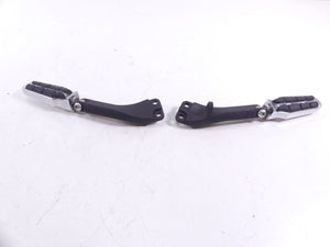 2009 Harley FXDF Dyna Fat Bob Rear Passenger Footpeg Set 49224-06A 49230-06 | Mototech271