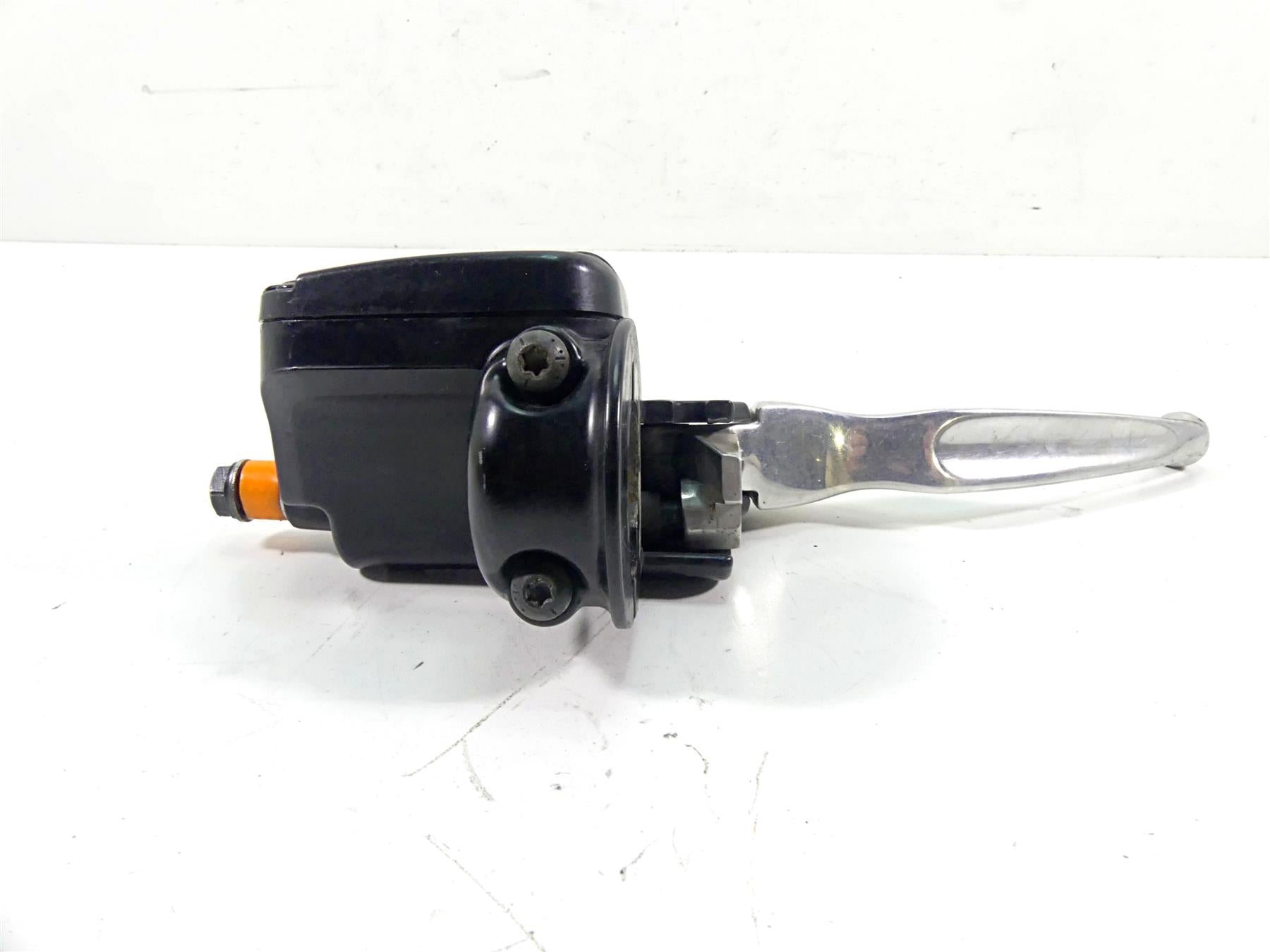 2013 Harley VRSCF Muscle Vrod Front Brake Master Cylinder 11/16" 44551-08F {{ shop.shopifyCountryName }} - Mototech271