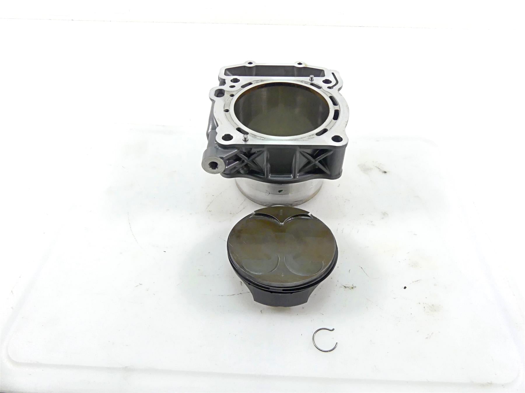 2016 KTM 1290 Super Duke R Rear Cylinder Jug & Piston Set 6133003820024 {{ shop.shopifyCountryName }} - Mototech271