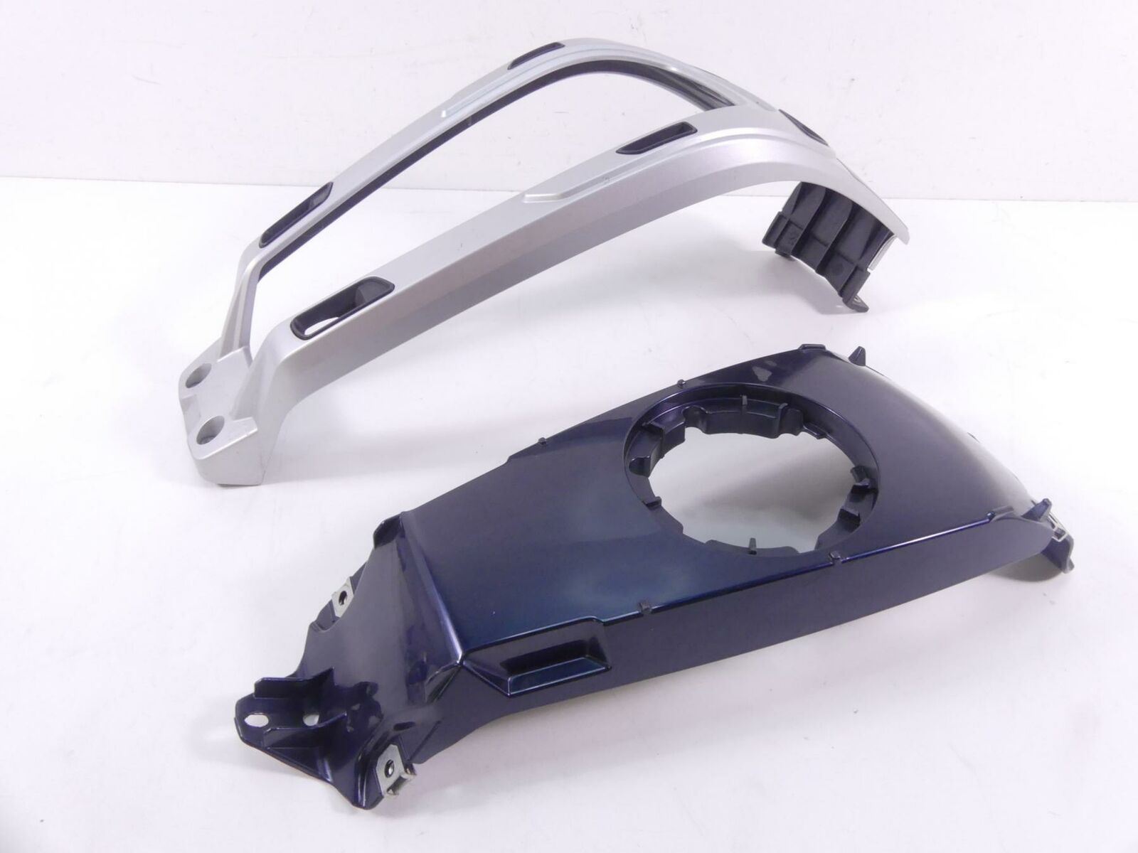 2013 BMW R1200RT K26 Center Fuel Tank Dash Cover + Luggage Rack 46637682974 | Mototech271