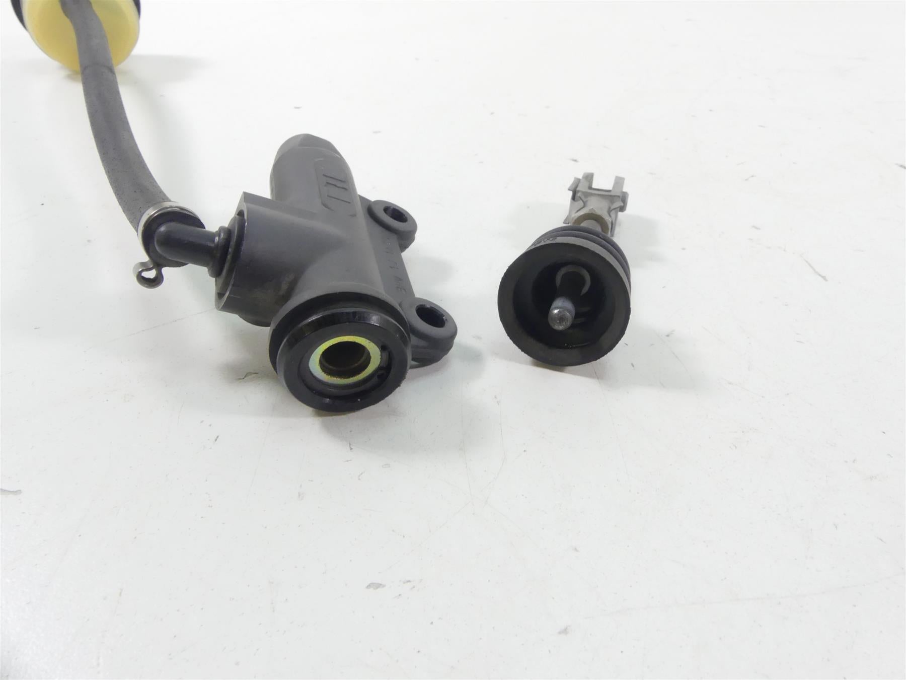 2001 BMW R1150 GS R21 Rear Brembo Brake Master Cylinder Abs 14.29mm 34317660907 {{ shop.shopifyCountryName }} - Mototech271