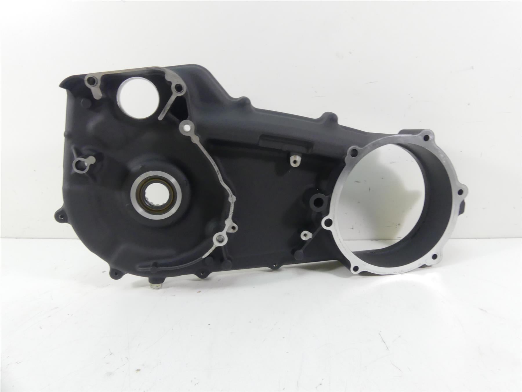 2017 Harley FLS Softail Slim Inner Primary Drive Clutch Cover 60681-06C {{ shop.shopifyCountryName }} - Mototech271