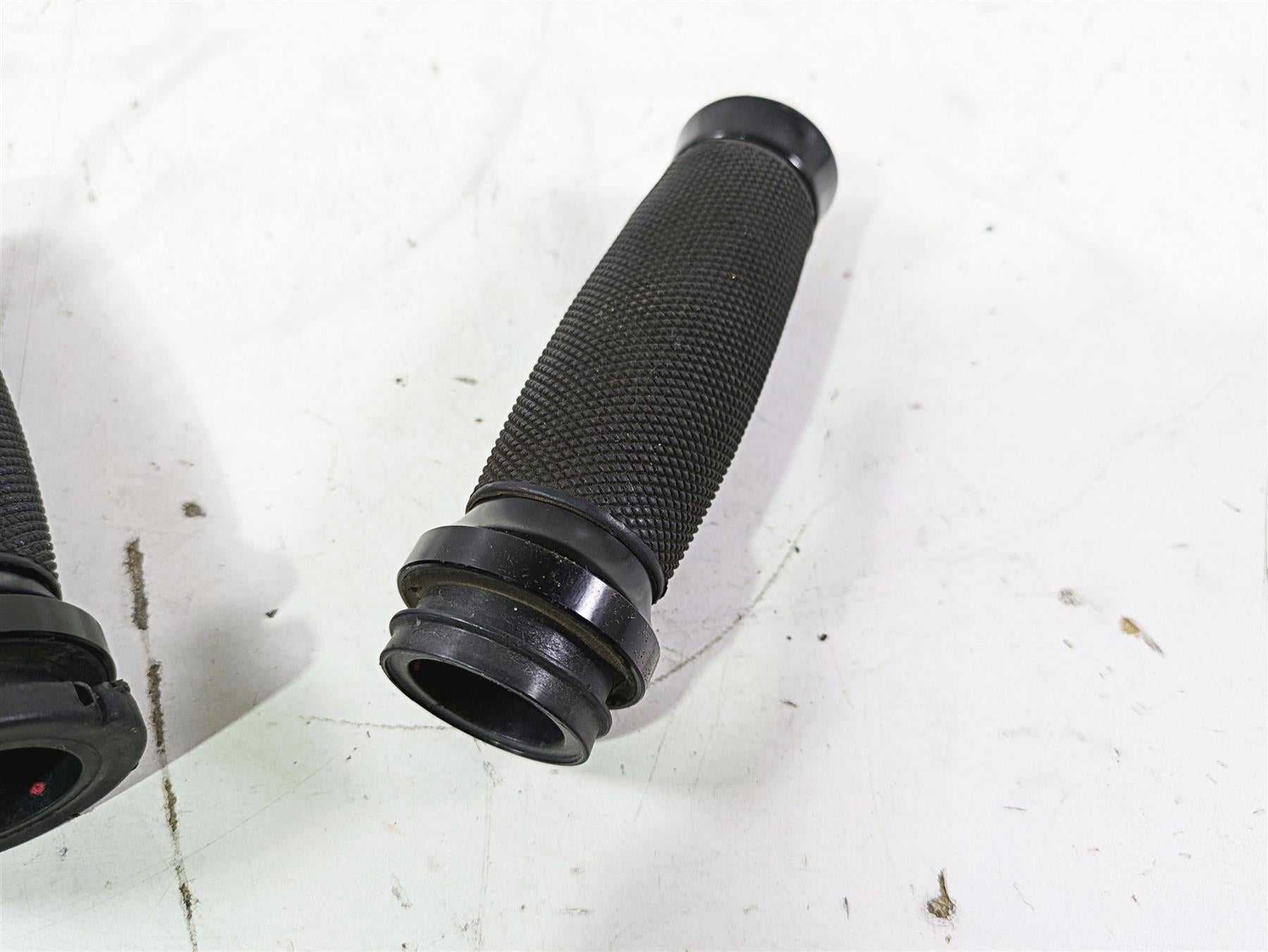 2016 Harley Touring FLTRX Road Glide Get-A-Grip Magnum Hand Grip Set 56100036 {{ shop.shopifyCountryName }} - Mototech271
