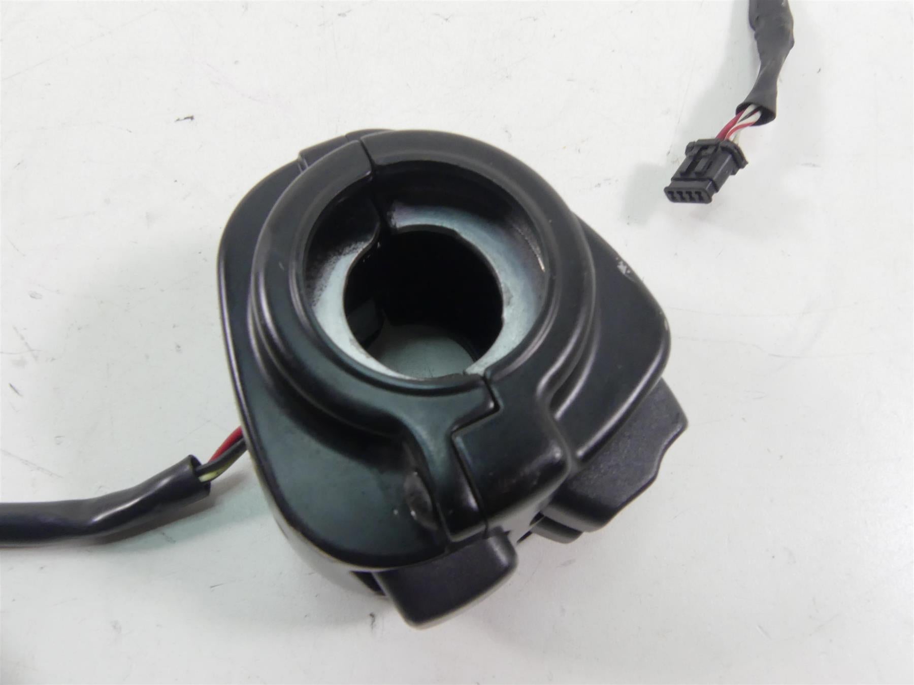 2016 Harley FLS Softail Slim Left Hand Turn Signal Light Control Switch 71500292 {{ shop.shopifyCountryName }} - Mototech271