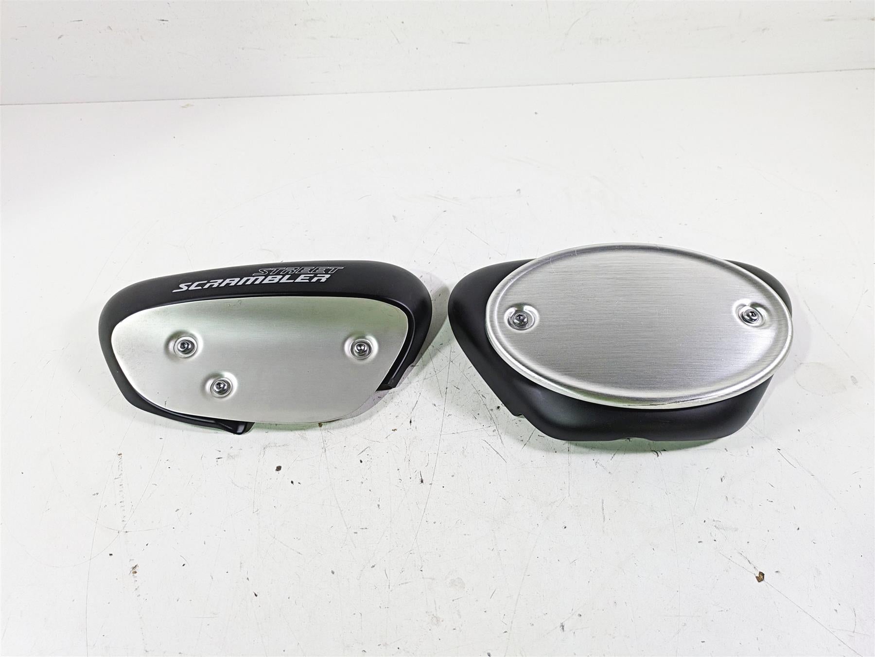 2020 Triumph Street Scrambler 900 Left Right Side Cover Fairing Set T2314107 {{ shop.shopifyCountryName }} - Mototech271