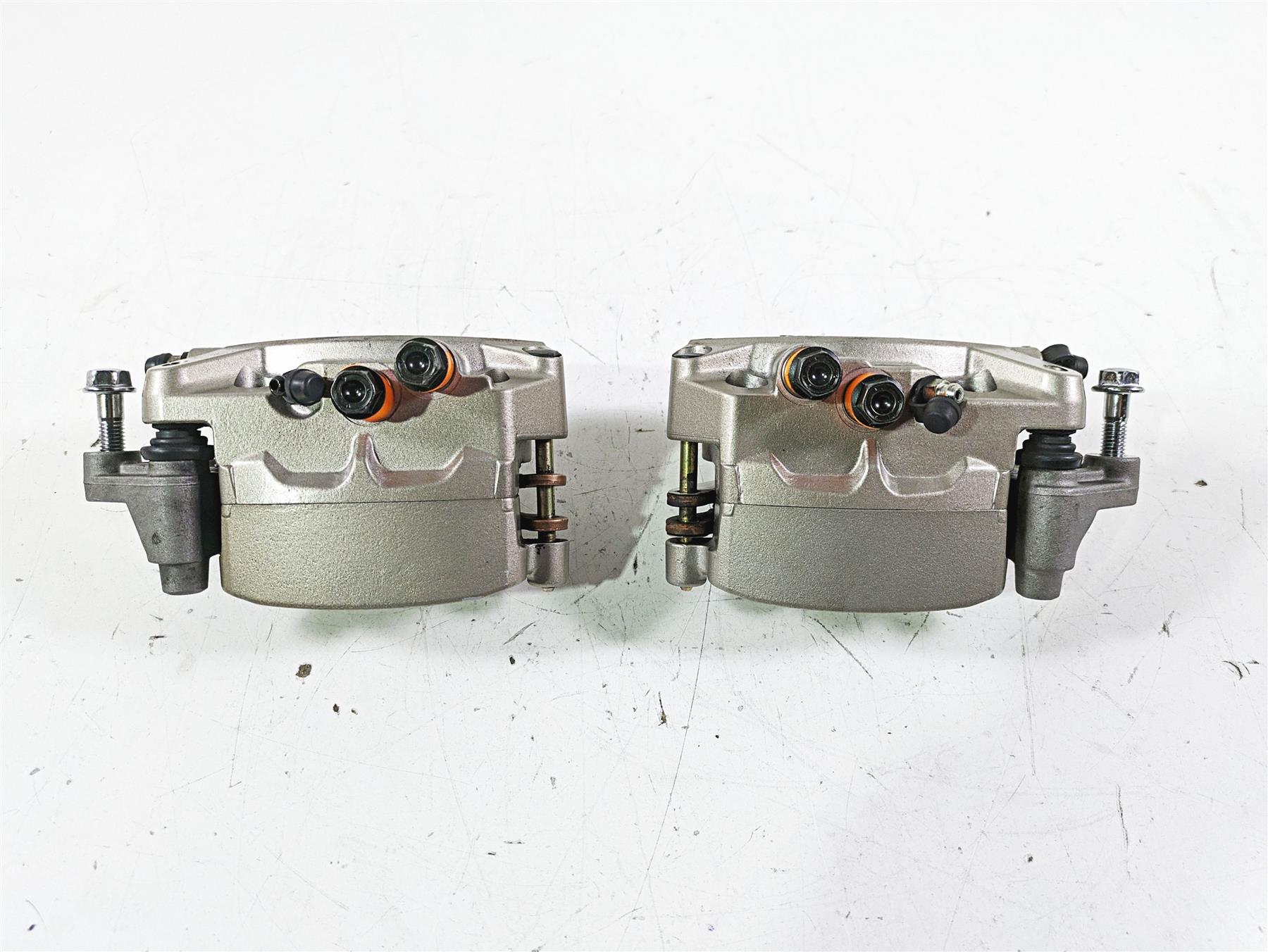 2002 Honda VTX1800 Retro Nissin Front Brake Caliper Set 45150-MCV-006 {{ shop.shopifyCountryName }} - Mototech271