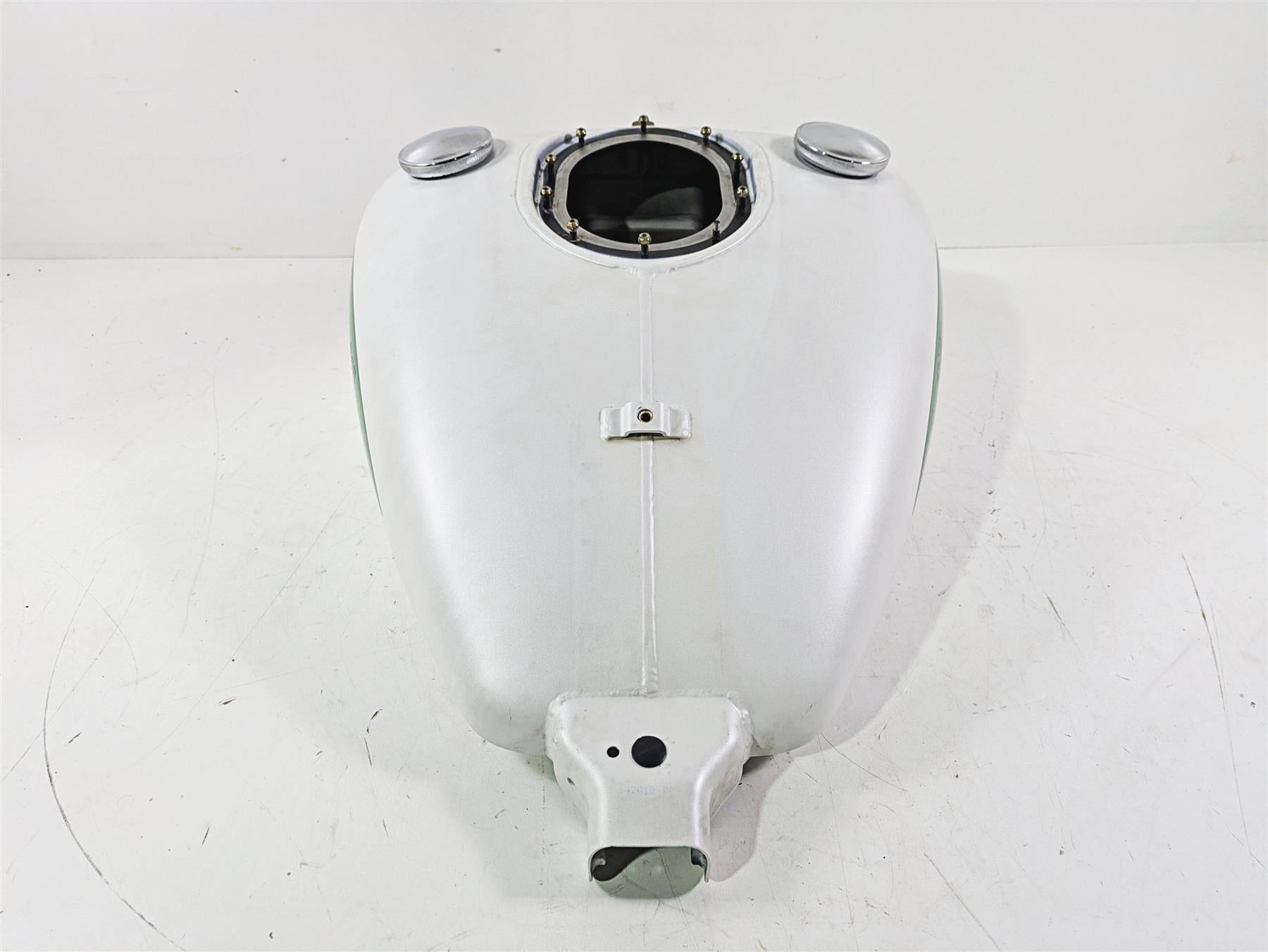 2018 Indian Chieftain Limited Fuel Gas Petrol Tank - Custom Logo 1021997 {{ shop.shopifyCountryName }} - Mototech271