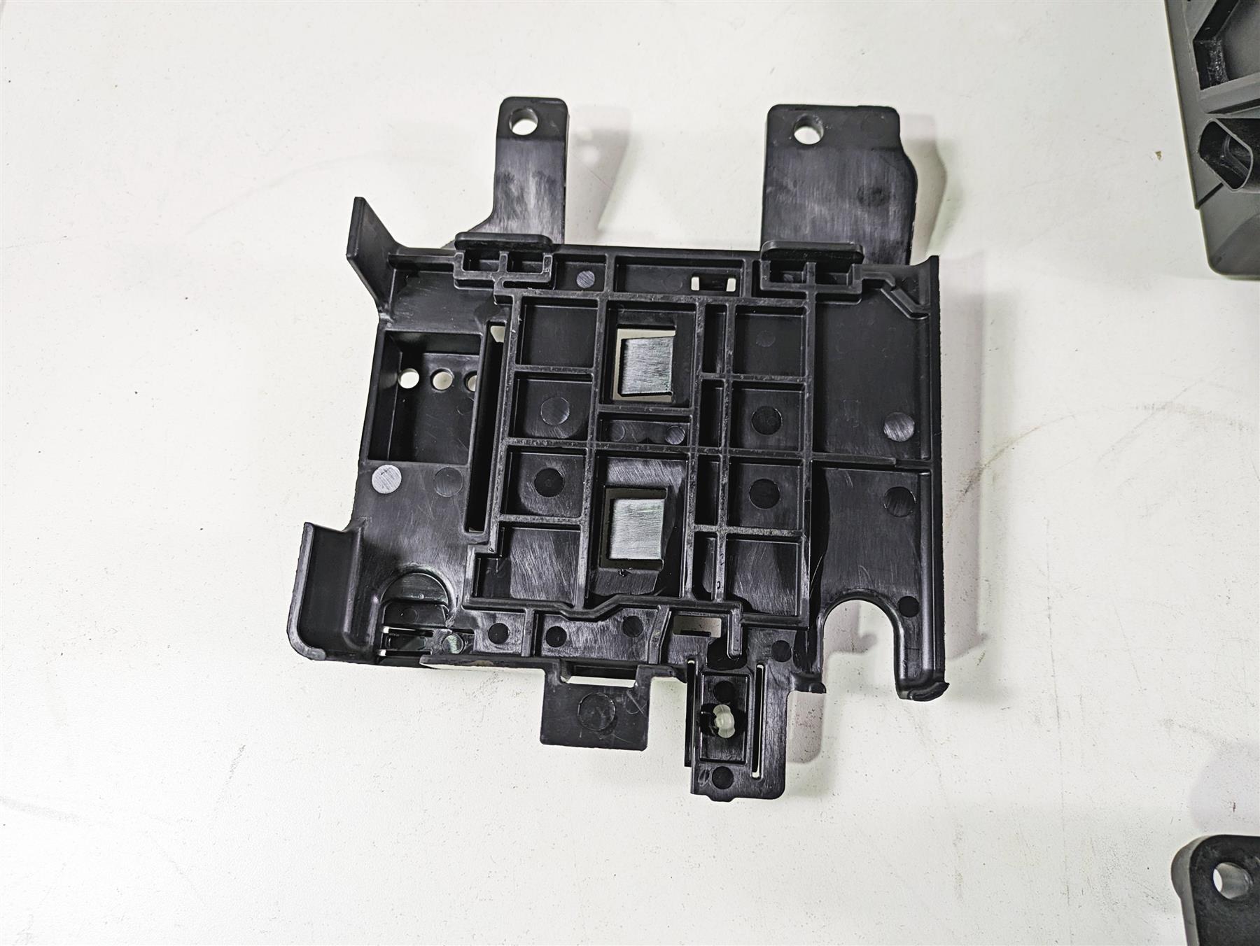 2020 Harley Touring FLHT Electra Glide Battery Tray & Electrical Holder 66000010 {{ shop.shopifyCountryName }} - Mototech271