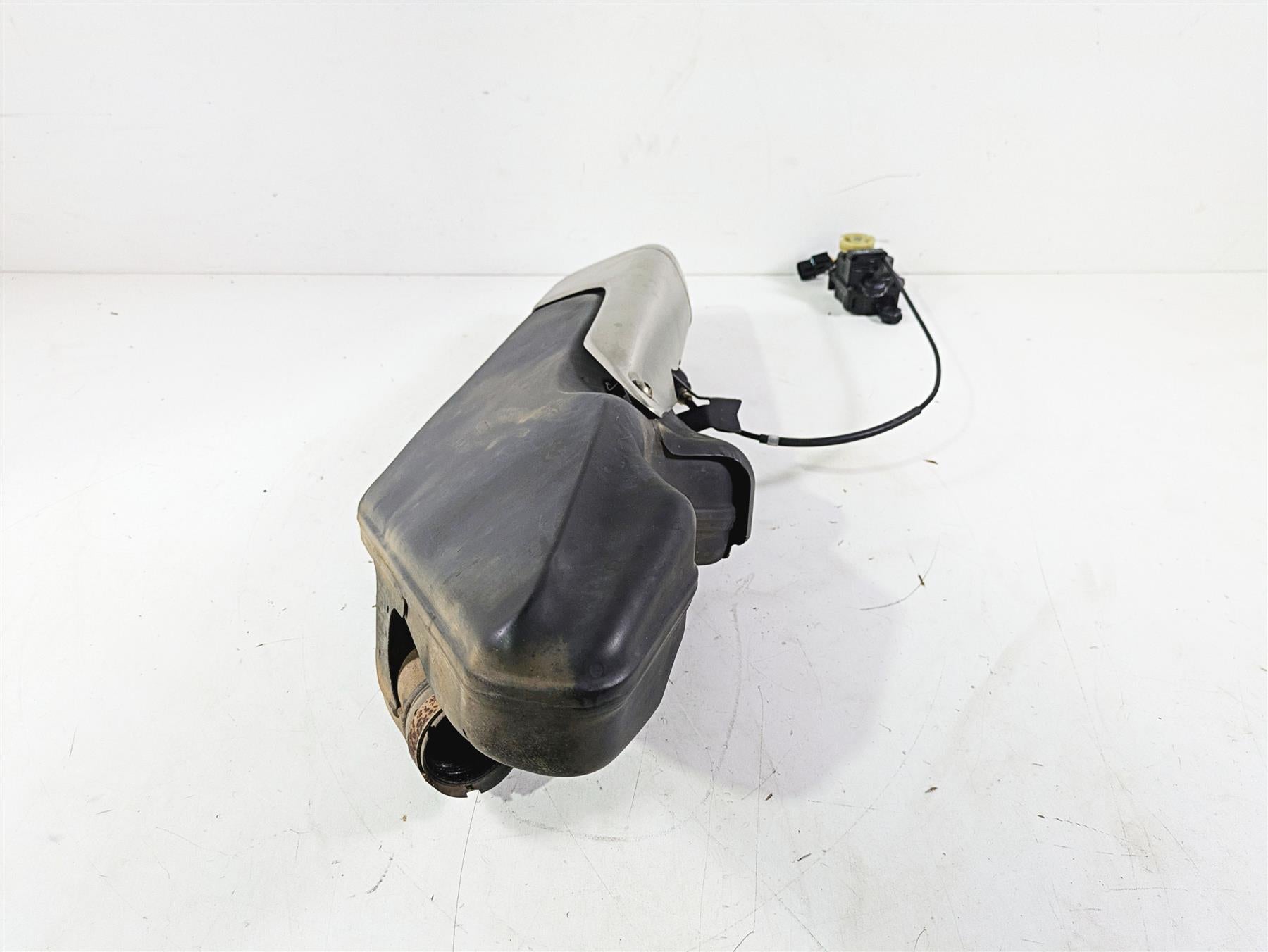 2008 Honda CBR1000RR SC59 Exhaust Muffler Silencer Pipe + Servo 18310-MFL-672 {{ shop.shopifyCountryName }} - Mototech271