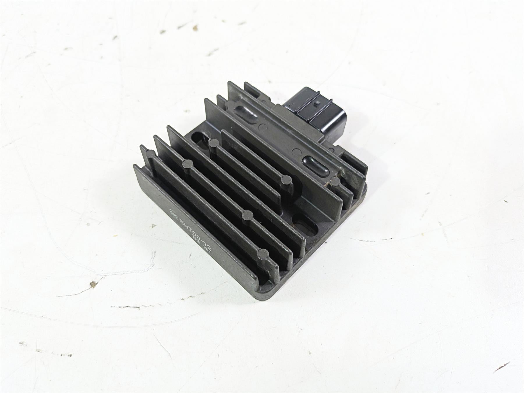 2004 Honda Aquatrax R-12X Rectifier Voltage Regulator 31600-HW1-671 SH700-12 {{ shop.shopifyCountryName }} - Mototech271