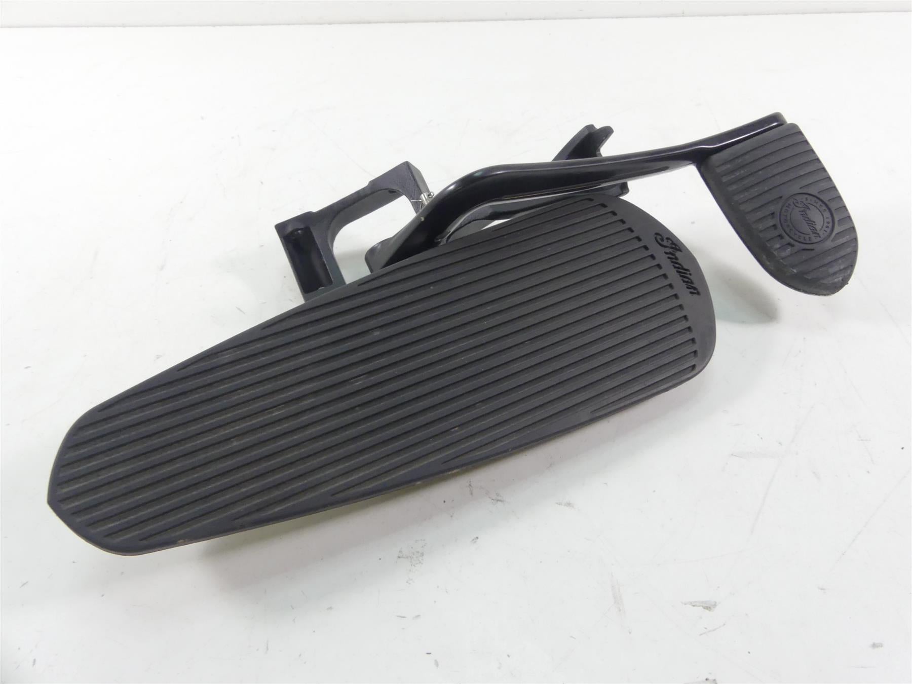 2016 Indian Chief Dark Horse Front Right Floor Board & Brake Pedal 5138848 | Mototech271