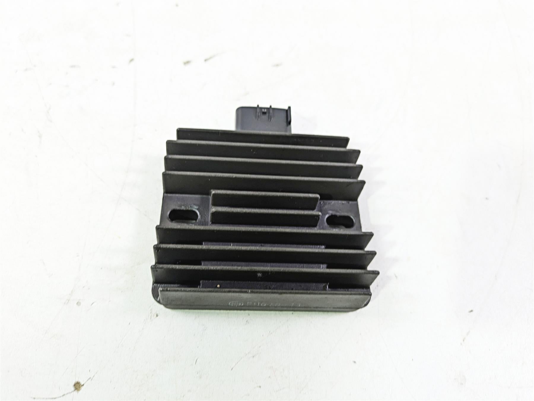 2004 Yamaha XVZ1300 Royal Star Rectifier Voltage Regulator 4XY-81960-00-00 SH678-11 {{ shop.shopifyCountryName }} - Mototech271